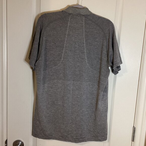 Lululemon Men's Gray Polo Shirt Short Sleeve Top 'Live in Practice' - Picture 5 of 6